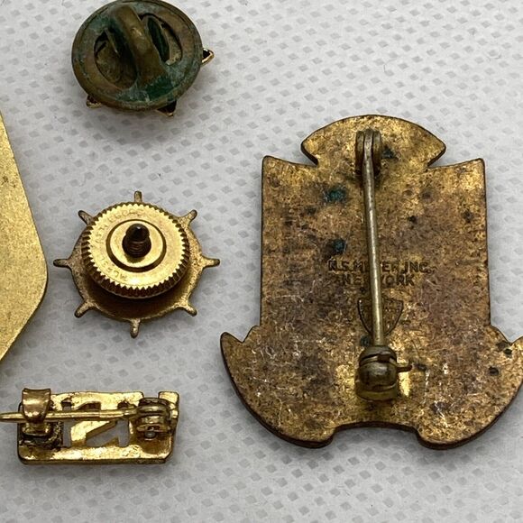 Vintage Lot of 5 Military Pin Coast Guard ROTC Gold Tone Lapel Pin USO - Picture 9 of 10